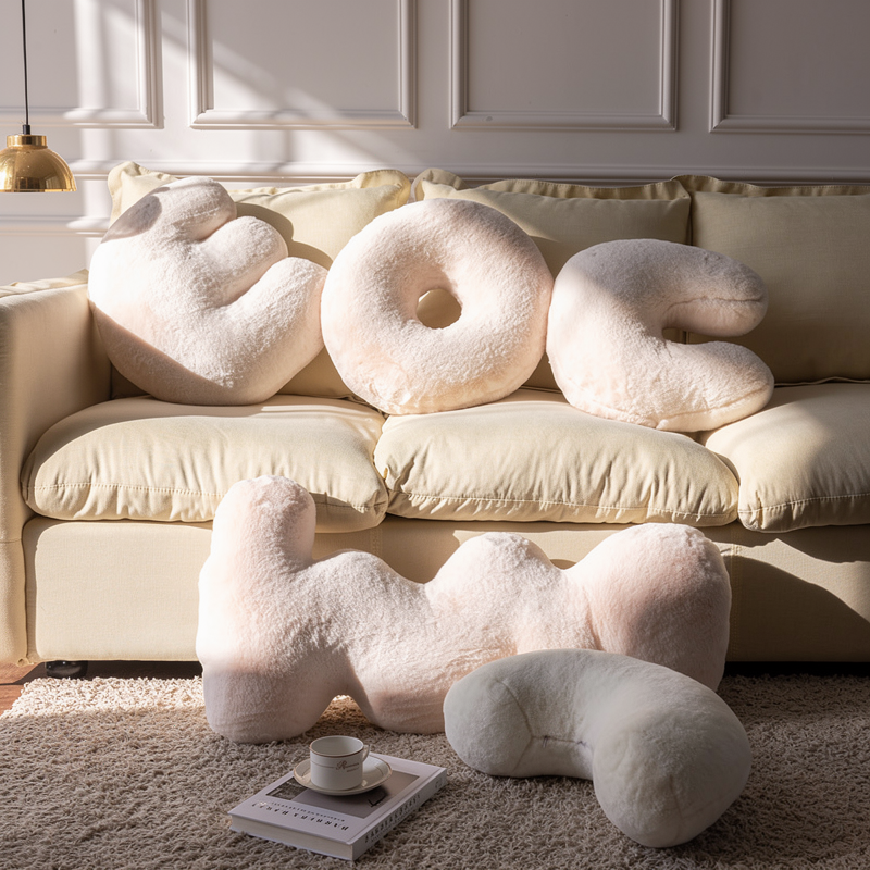 Coussins de style nordique en lettre