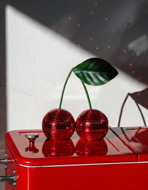 Cherry Disco Ball – Objet décoratif ludique et coloré